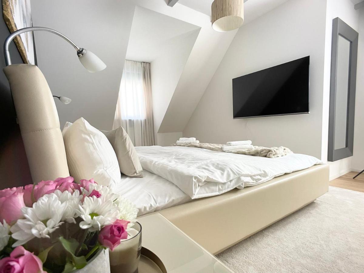 M-Style 04 Apartment Mit Balkon Und Gasgrill, 24H Self-Check-In, Free Parking, Netflix Nuremberg ภายนอก รูปภาพ