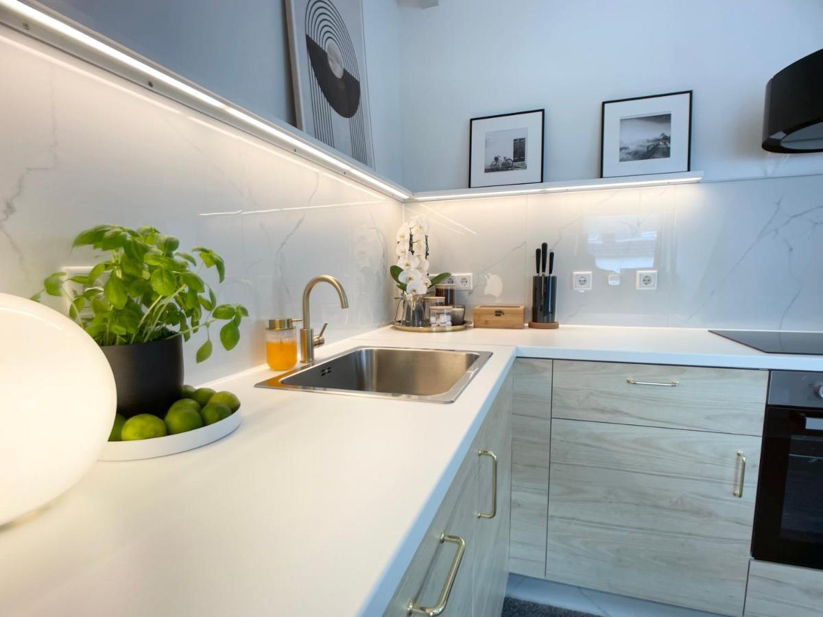 M-Style 04 Apartment Mit Balkon Und Gasgrill, 24H Self-Check-In, Free Parking, Netflix Nuremberg ภายนอก รูปภาพ
