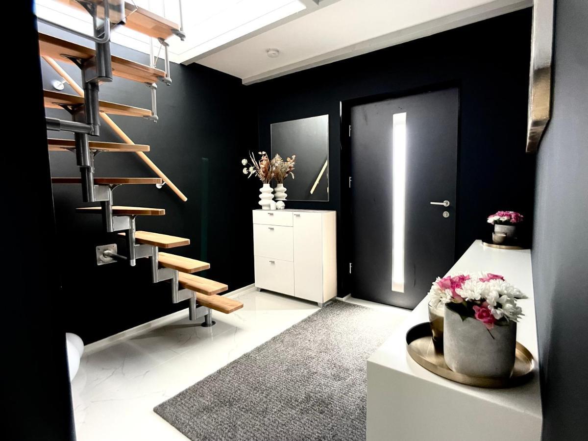 M-Style 04 Apartment Mit Balkon Und Gasgrill, 24H Self-Check-In, Free Parking, Netflix Nuremberg ภายนอก รูปภาพ