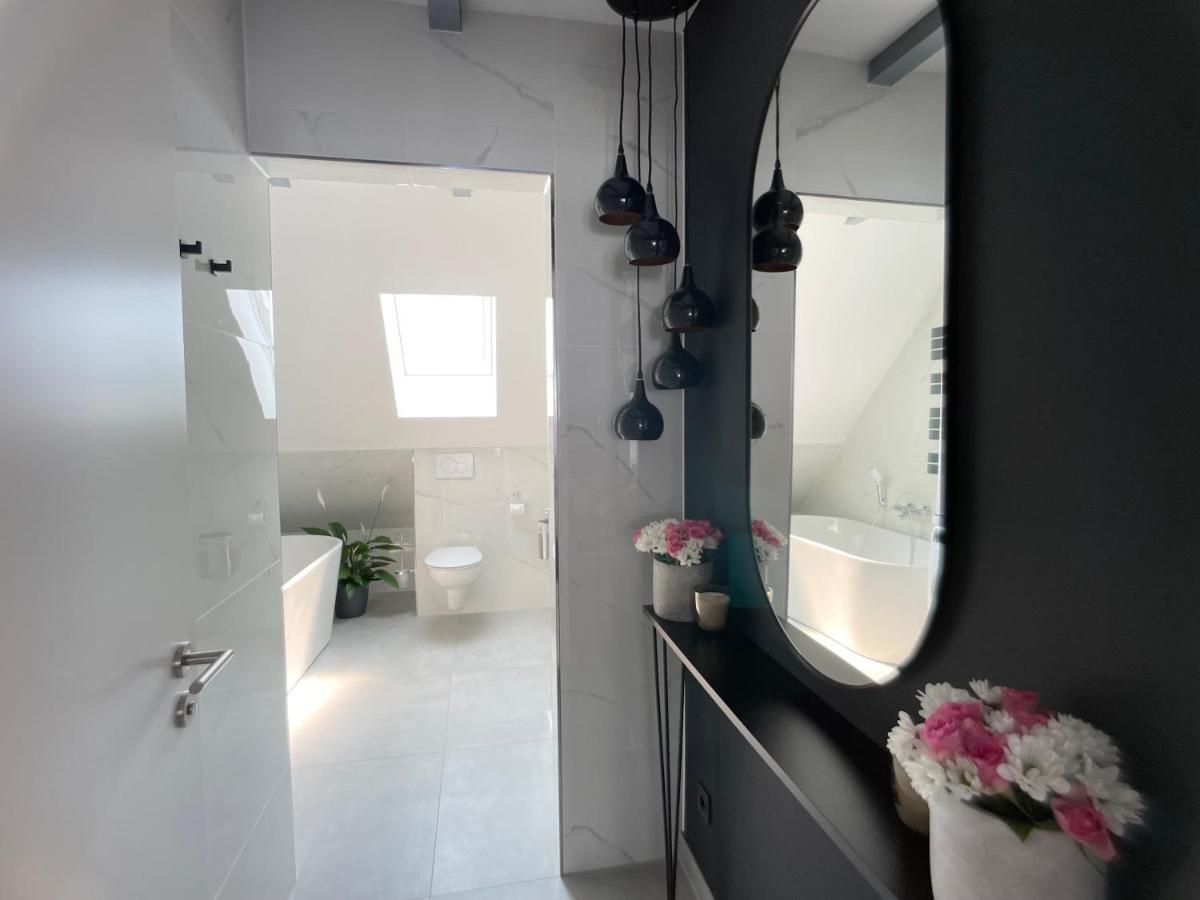 M-Style 04 Apartment Mit Balkon Und Gasgrill, 24H Self-Check-In, Free Parking, Netflix Nuremberg ภายนอก รูปภาพ